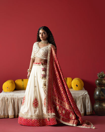 Off white lehenga with jari georgette duppata