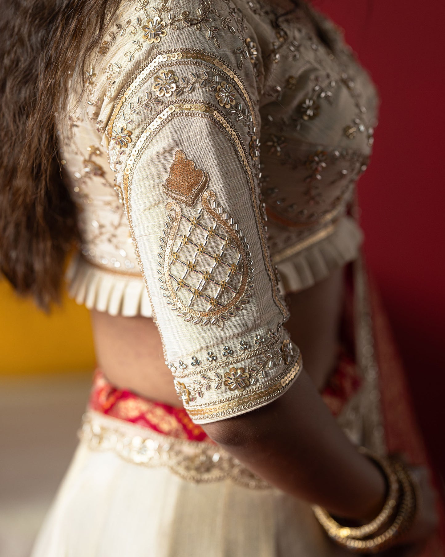 Off white lehenga with jari georgette duppata