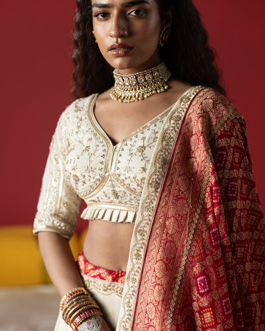 Off white lehenga with jari georgette duppata