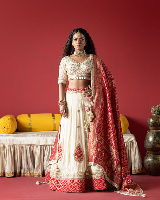 Off white lehenga with jari georgette duppata