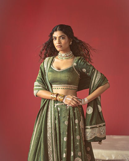 Green self lehenga with Bold pallu Duppata