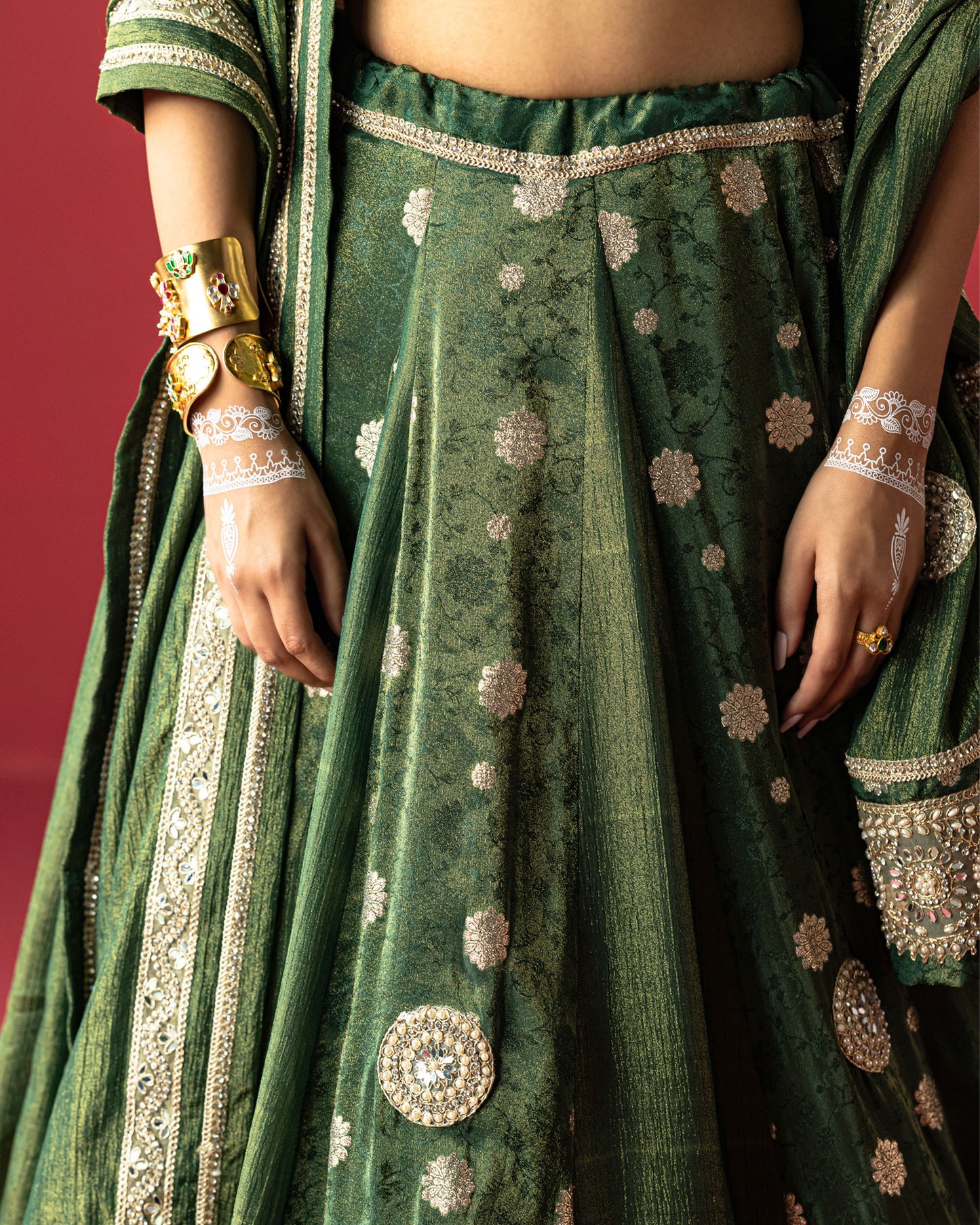 Green self lehenga with Bold pallu Duppata