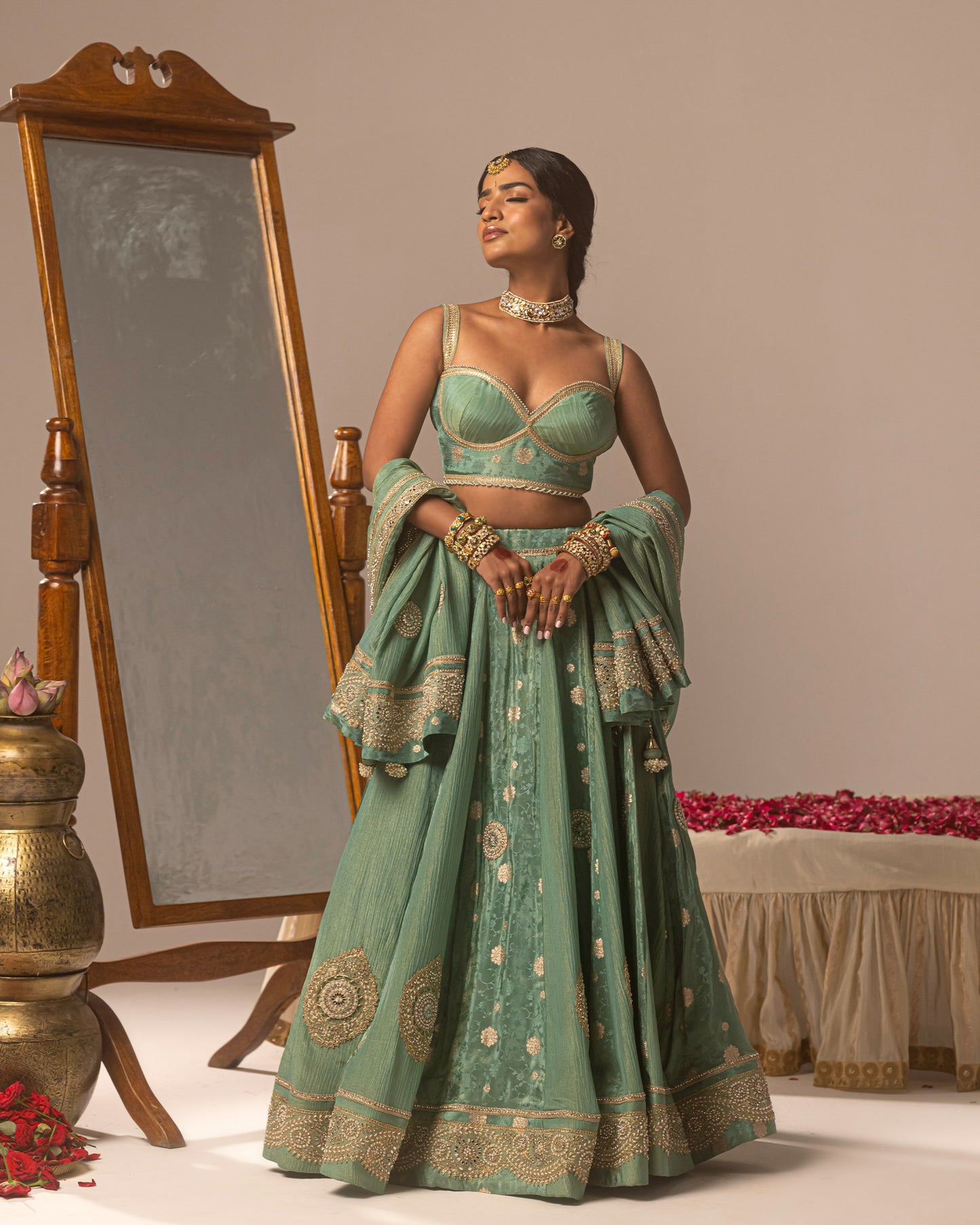 Rama self lehenga with bold pallu Duppata