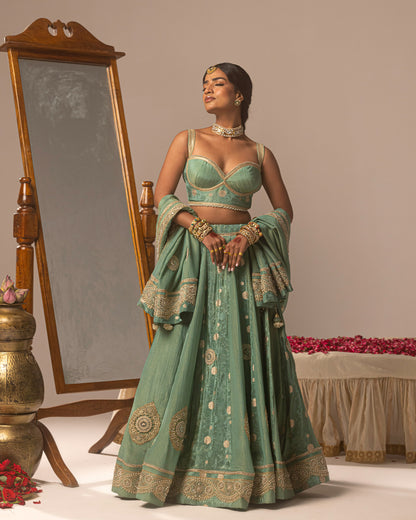 Rama self lehenga with bold pallu Duppata