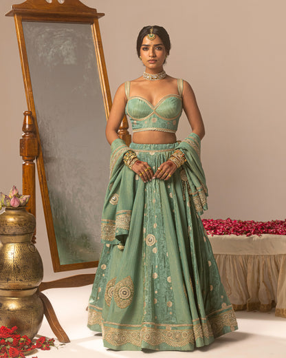 Rama self lehenga with bold pallu Duppata