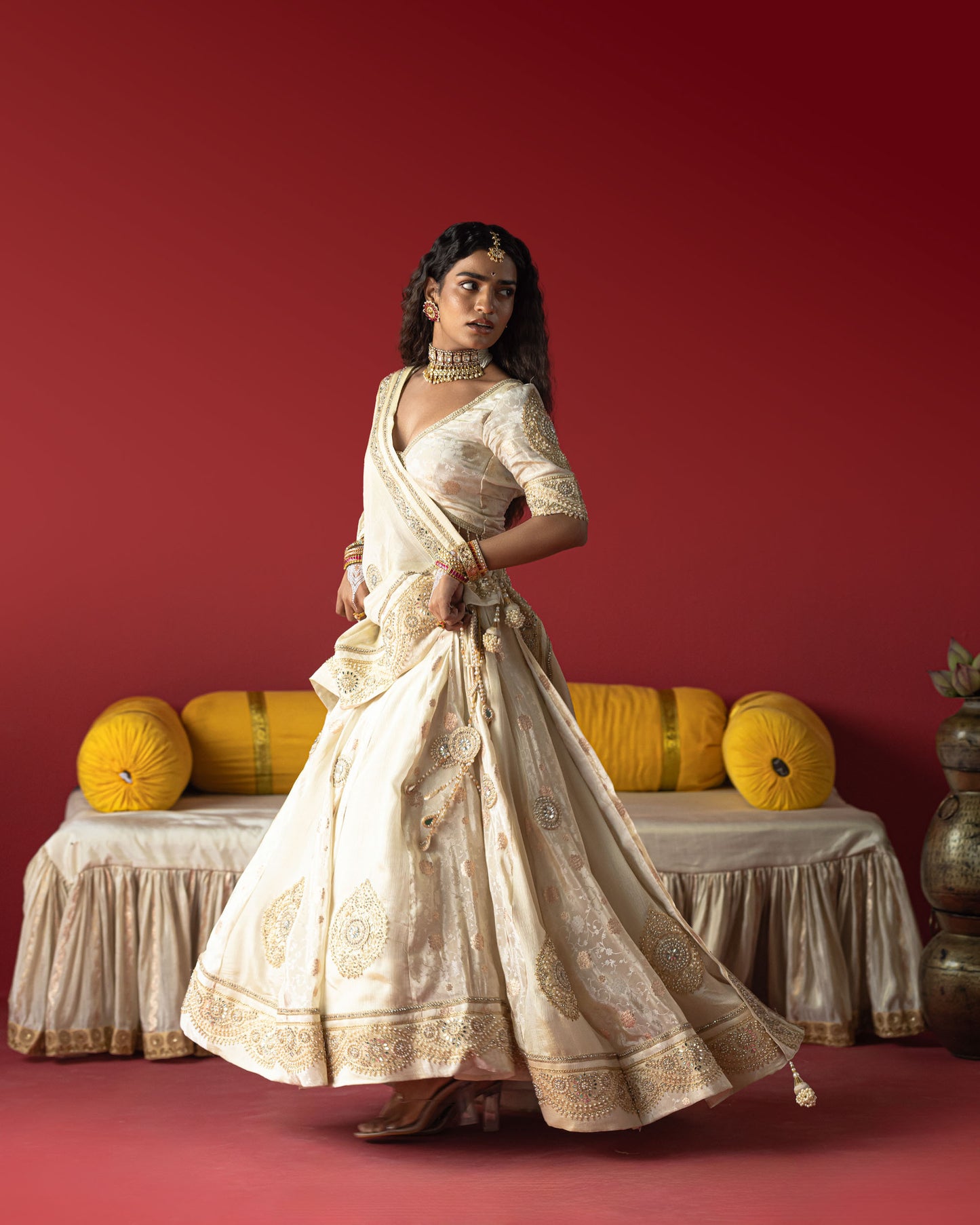 OffWhite self lehenga with bold pallu Duppata