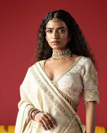 OffWhite self lehenga with bold pallu Duppata