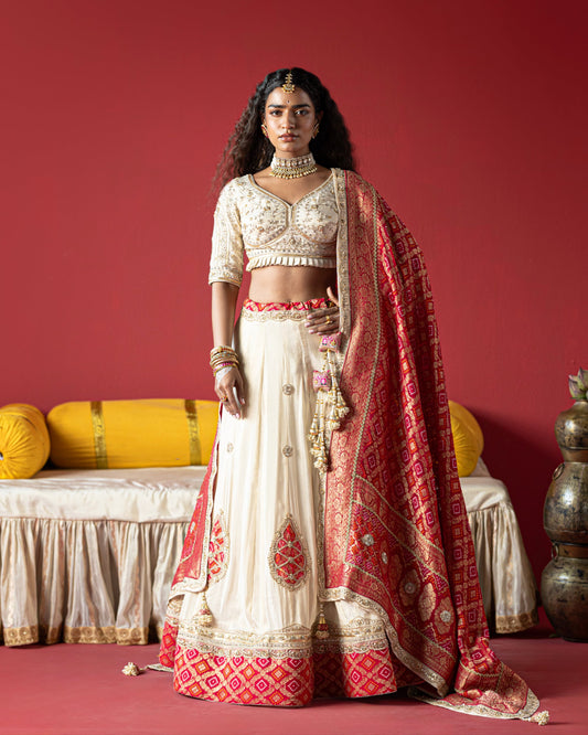 Off white lehenga with jari georgette duppata